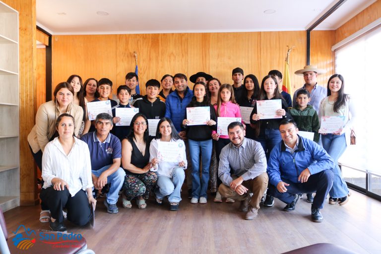 Entrega de Bonos Deportivos y Cultural.